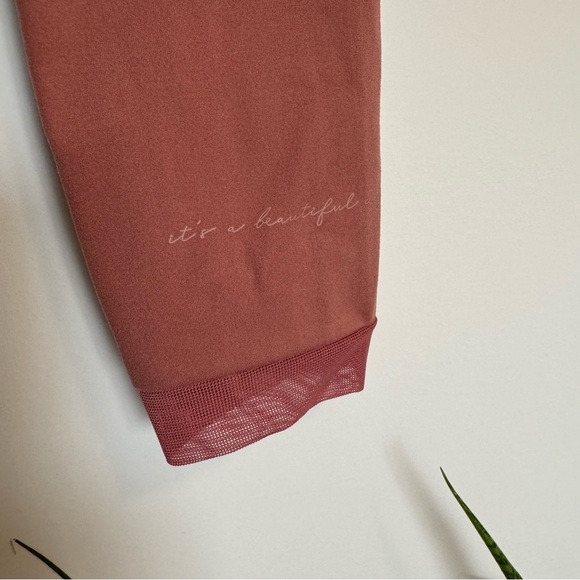 NWT Gymshark x Whitney Simmons V1 Long Sleeve Moab Long Sleeve Crop Top - Picture 10 of 15